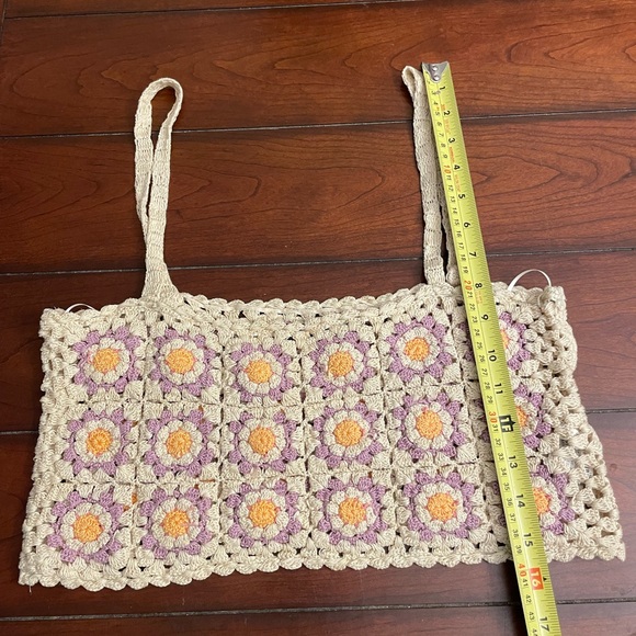 Zara Crocheted Floral‎ Crop Top - Picture 4 of 7